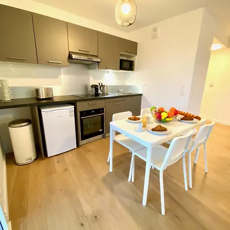 アパート Presqu'ile De Caen, Terrasse & Parking カーン