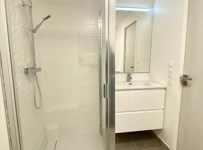 Presqu'ile De Caen, Terrasse & Parking * Caen